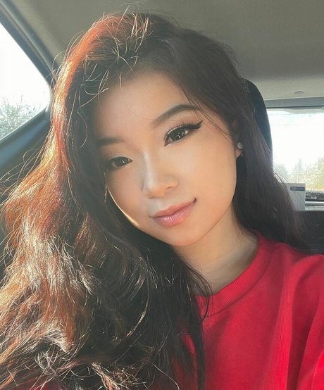 Fruitypoppin pornographic model photo