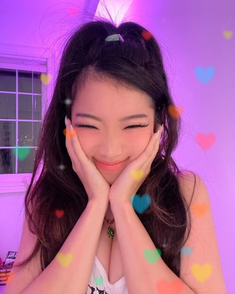 Fruitypoppin hot actress pic