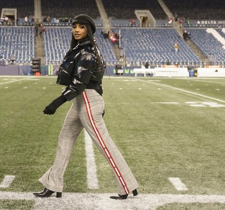 Taylor Rooks hot star pictures
