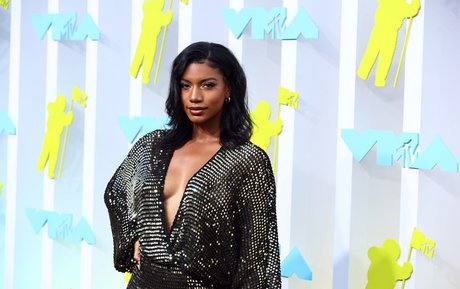 Taylor Rooks star art galleries