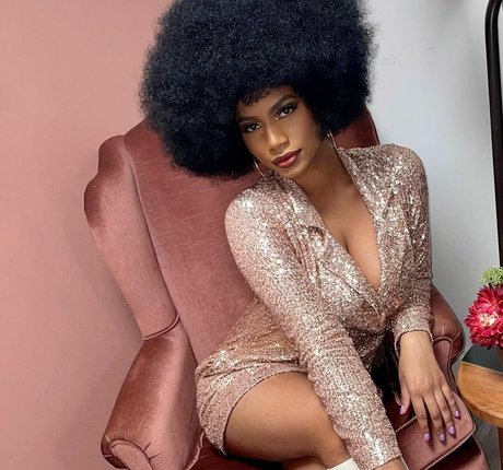 Taylor Rooks sexy model photo