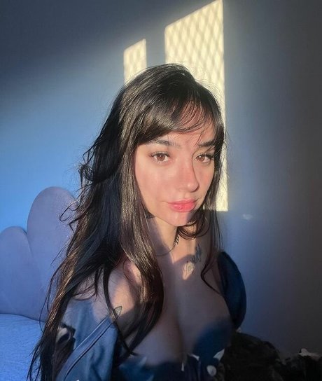 Caputile sex model images