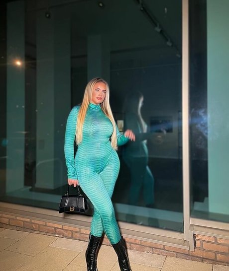 LAURA GOLD star adult pics