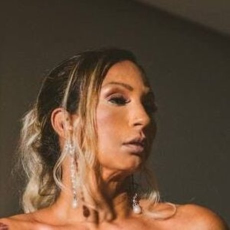 Valesca Popozuda star naked pic