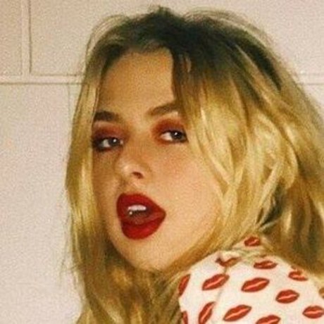 Anais Gallagher star sex gallery