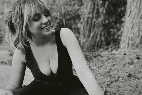 Elizabeth Gillies free star images