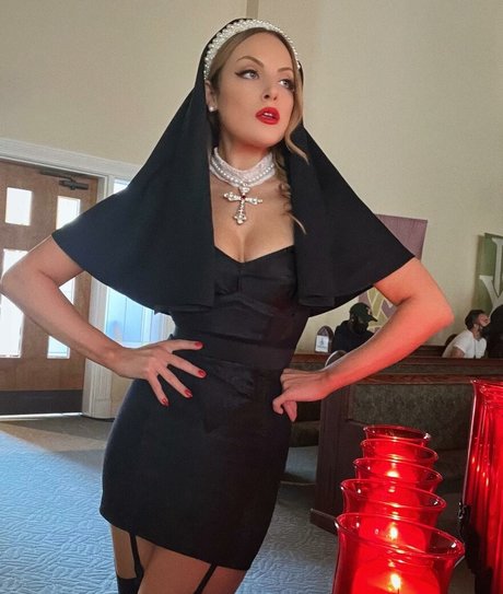 Elizabeth Gillies perfect pornstar photo
