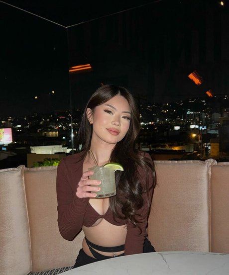 lips onlyfans adult pic