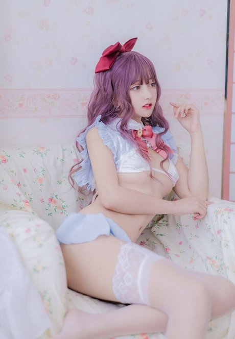sama31598328 naked model picture