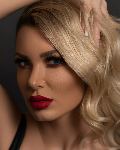 Andrea Kuoni best model gallery