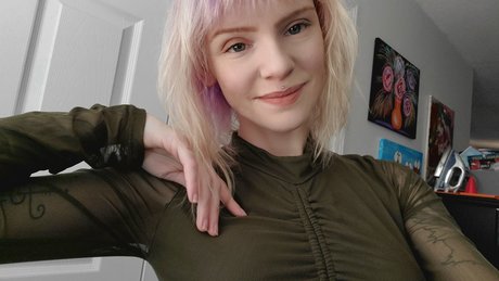 Nora Ivy star porn photos
