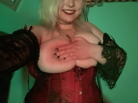 Persephone Sundae pornstar top pic