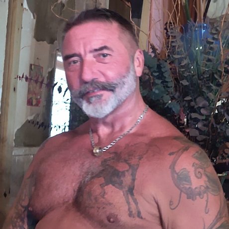 Reuben Foxxx adult model archive