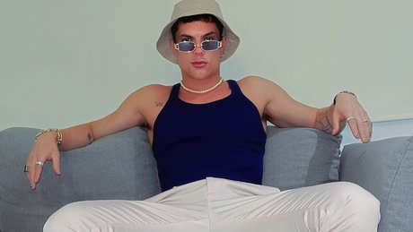 Marlon Schuck sexy actress img