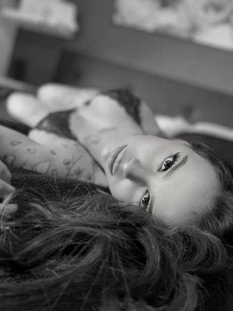 Angelvibexs model sexy pic