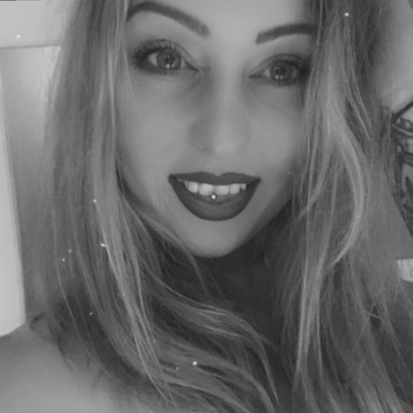 Dillon Carr nude actress gallery