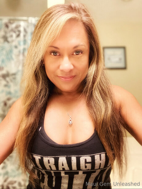 Maui Gem UNLEASHED  erotic pornstar pic