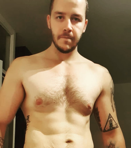MaxMrWhite117 model nice pics