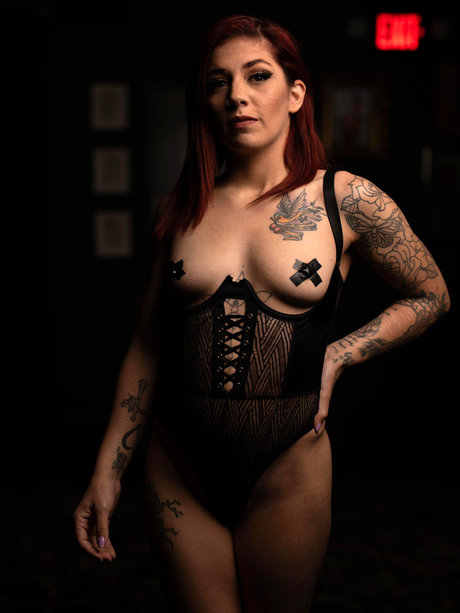 Memphis Monarch star exclusive pics