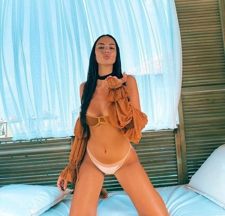 Leila Kraja model high quality photos