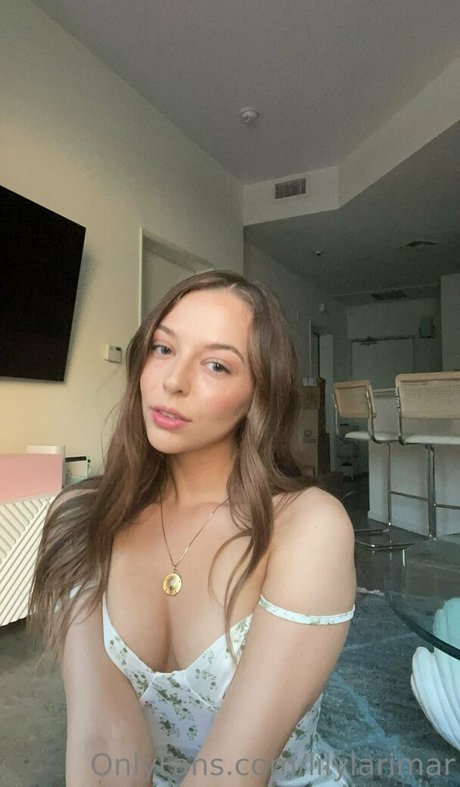 lilylarimar model erotic img