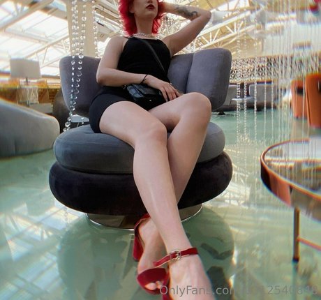 linda dragon model nice pic