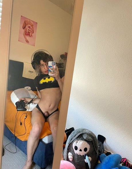 Monetforma erotic pornstar img