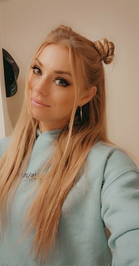 missnikkileigh exclusive star pic