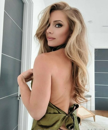 missnikkileigh model pretty img