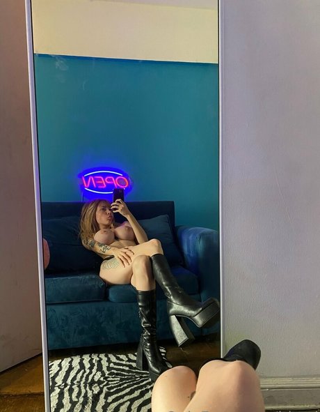 Jaeldrza sexy actress picture