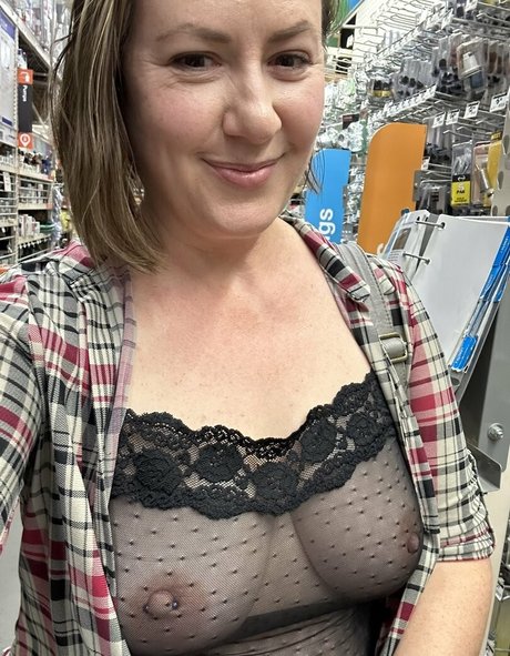 Maya Vakker top profile image