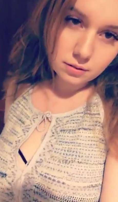supanintendogirl hot model picture