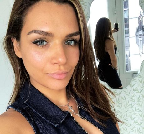 Lana D top profile image