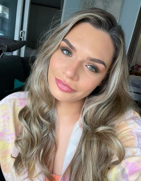 Lana D pornstar naked pic