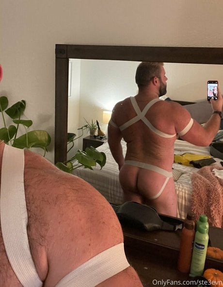 ste3evn model nude pics