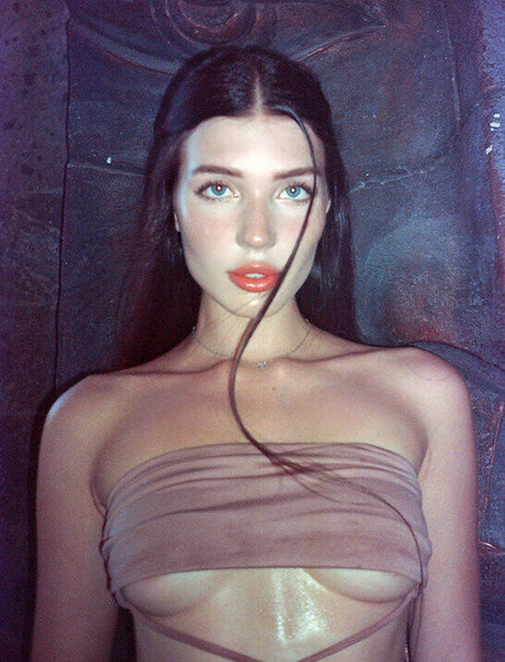 Alina Enero free model images