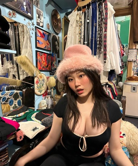 Vicki Mranrr high quality pornstar image