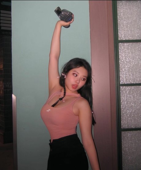 Vicki Mranrr pretty pornstar pictures
