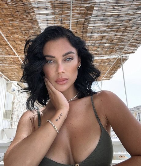 Cally Jane Beech model high quality images