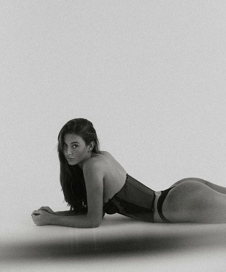 Sarah Waddles nudes model picture