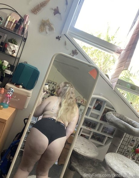pastelpeachie star free pic