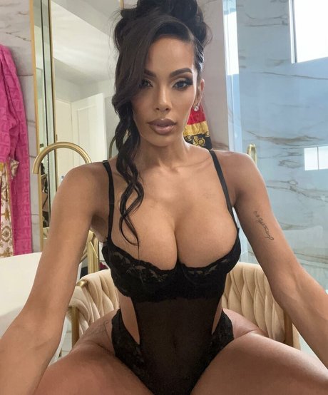 Erica Mena pornstar adult gallery