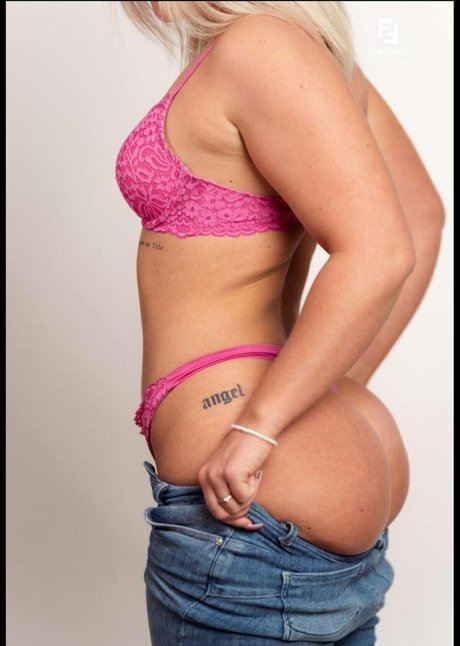 BootyLunaa beautiful actress img