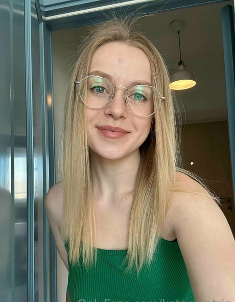kateorkatrin erotic pornstar image
