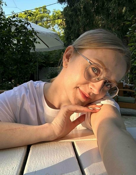 kateorkatrin model adult picture