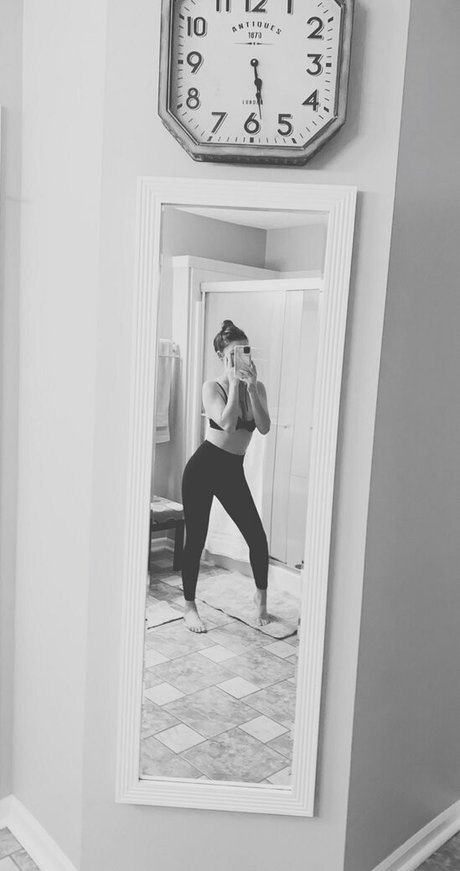 nevamore nudes model photos