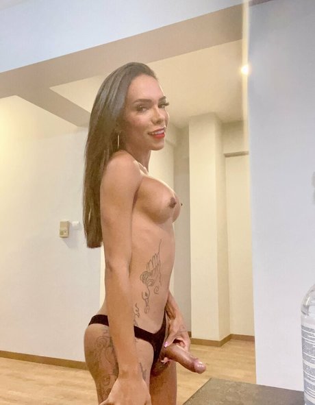carolts model nude pic