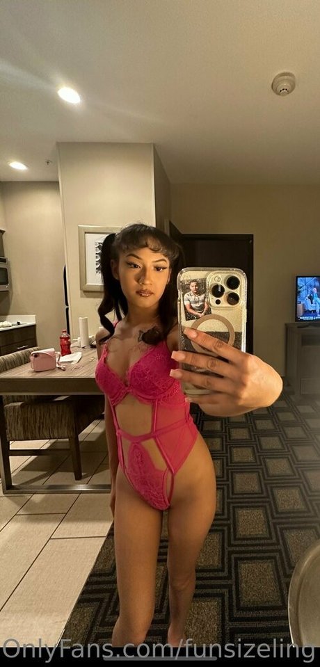 funsizeling erotic pornstar pic