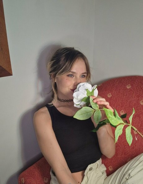 emmachloee model pornographic images