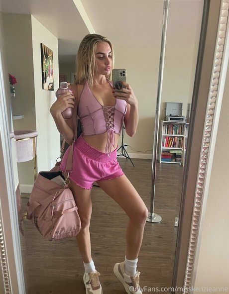 misskenzieanne star pornographic photos